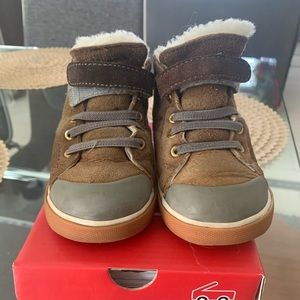 See Kai Run Infant/toddler Boots. Size 8